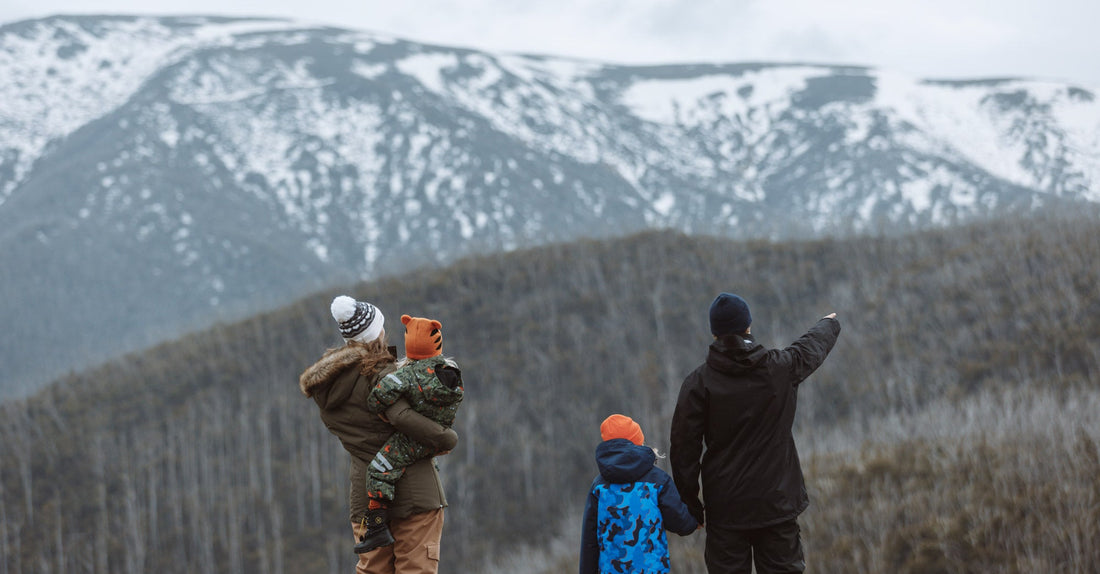Family at the snow, subject: must have items for snow trip